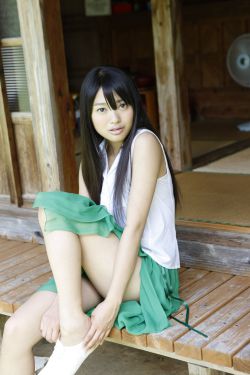 尿到B里用塞子堵住